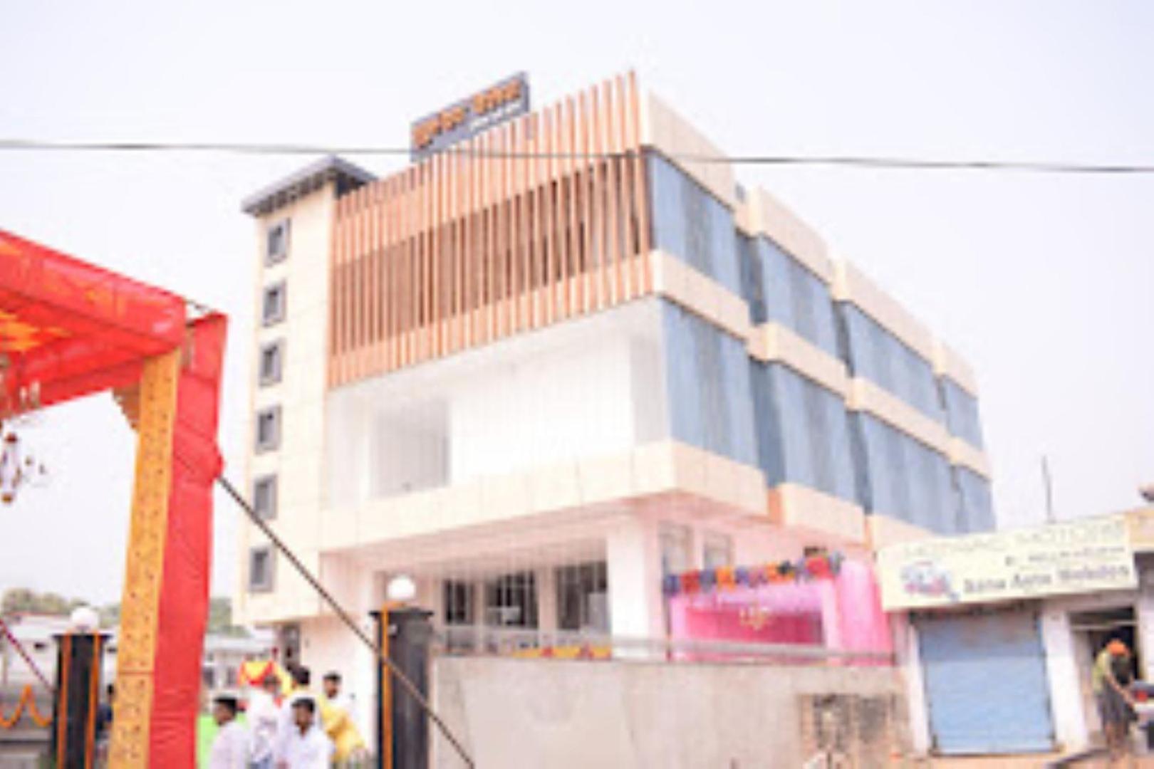Guru Dev Palace Hotel & Lawn,Ayodhya Exteriör bild
